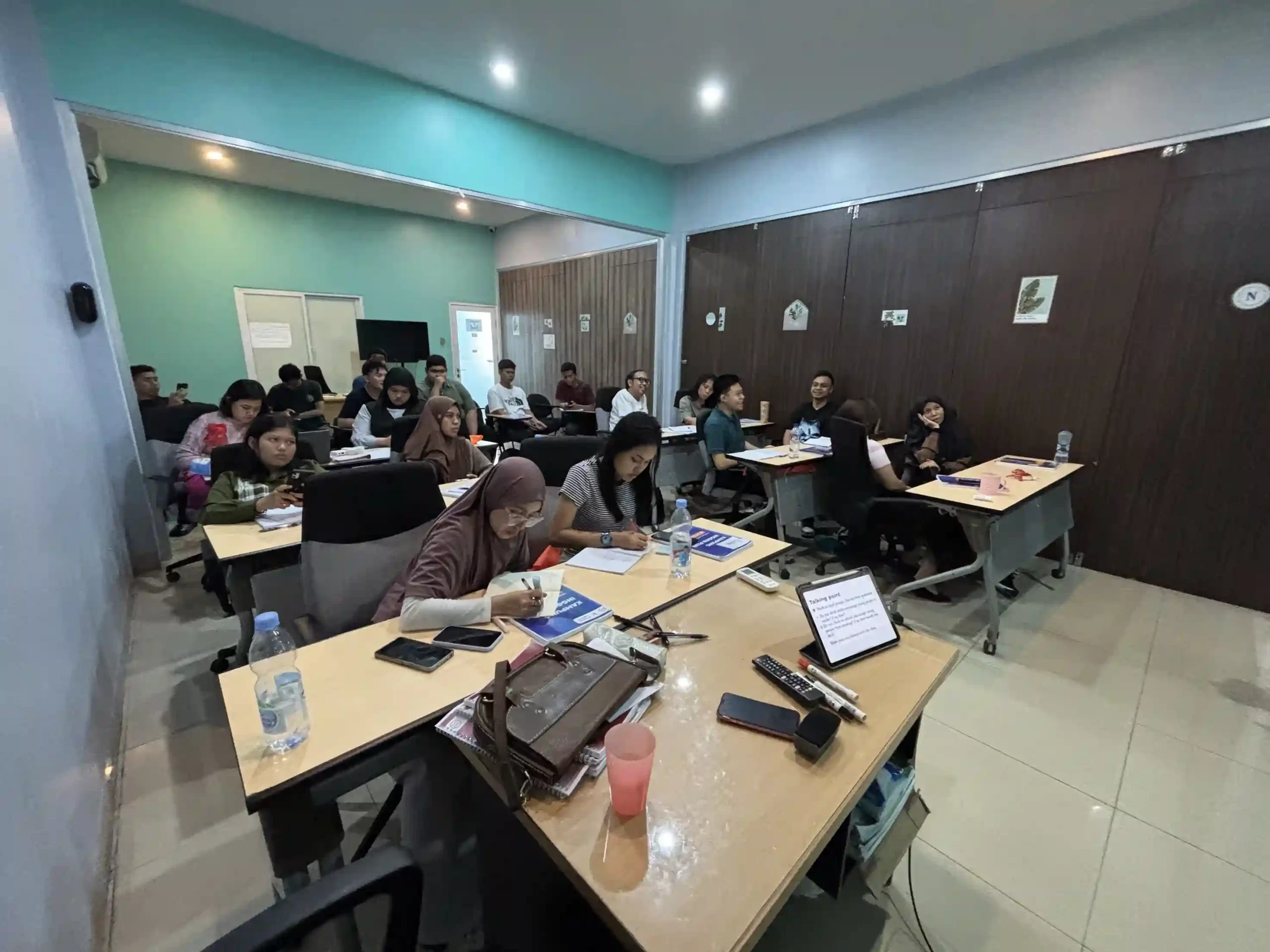 Suasana belajar di Kampung Inggris Bekasi